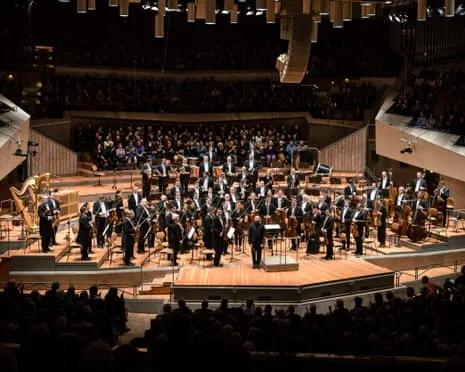Schoenberg: Violin Concerto, Transfigured Night, Jacob's Ladder Album Review – An Engaging and Impressive Compilation